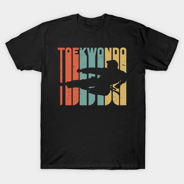 Retro taekwondo / taekwondo lover gift idea / taekwondo fan present / martial arts T-Shirt by Anodyle